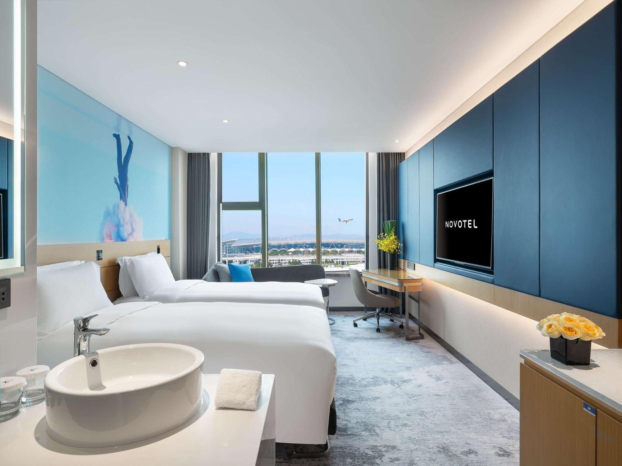 Novotel Guangzhou Baiyun Airport - Canton Fair Free Shuttle Bus & Official Registration Agency Exteriör bild