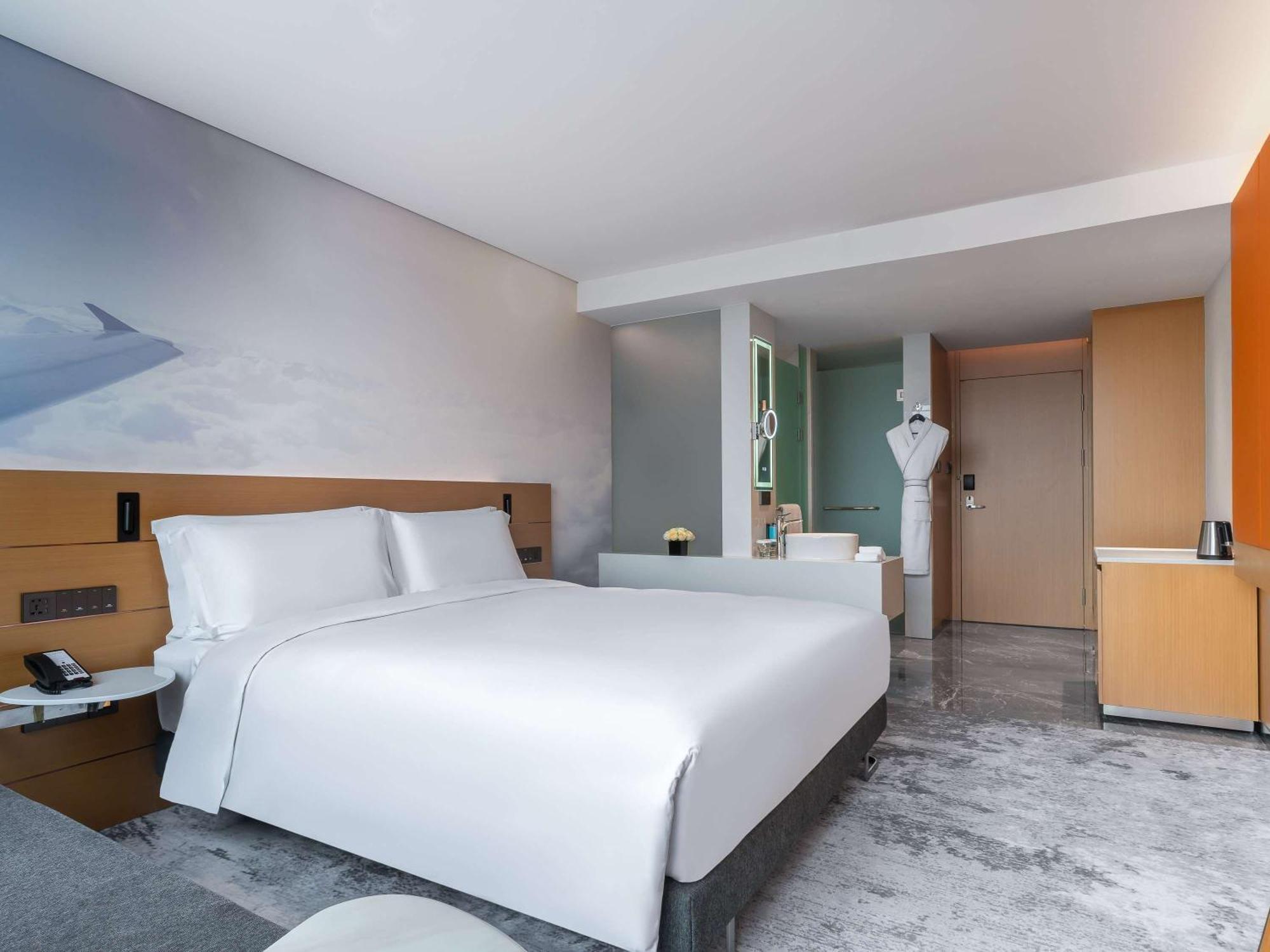 Novotel Guangzhou Baiyun Airport - Canton Fair Free Shuttle Bus & Official Registration Agency Exteriör bild