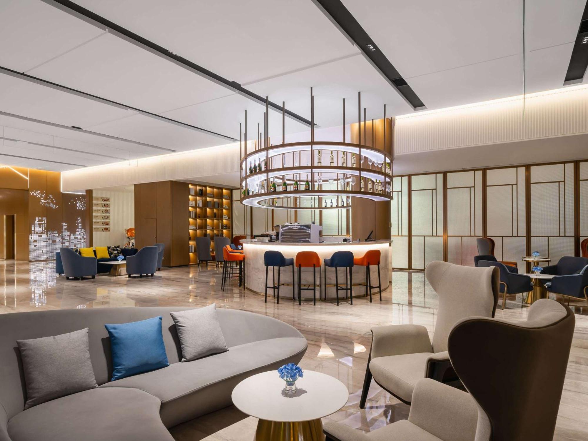 Novotel Guangzhou Baiyun Airport - Canton Fair Free Shuttle Bus & Official Registration Agency Exteriör bild